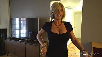 play Payer à l'heure une bombe mature pour du sexe de qualité à l'hôtel