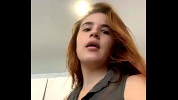 play Curva rusoaica ce danseaza si se misca provocator