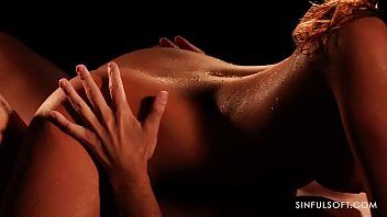 play La blonde à lunettes aux seins petits et doux veut faire du xxx oral et faire du xxx sensuel