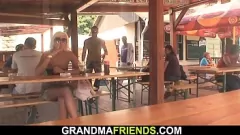 play Trio interracial matur cu MILF cu păsărică rasă
