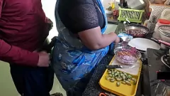 play Maid Indian Swathi no puede resistir el camarón del hombre de Desi