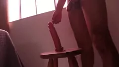 play Antrenament greu cu mare dildo singur în apartament